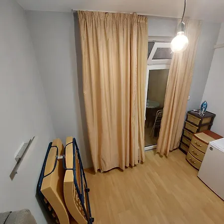 студия-солнце бассейн Apartment *
